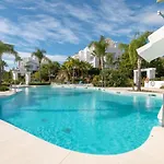 2237-modern With Private Apartamento Estepona